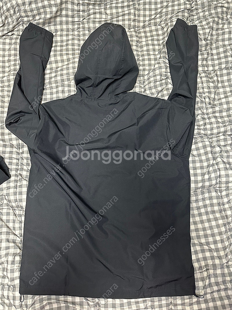 언더아머 윈드브레이커--1