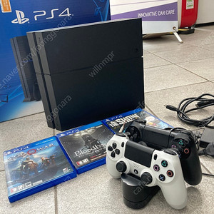 ps4 플스4 CUH-1205B 듀얼쇼크 2개(정품 충전기 포함) 게임3개 일괄 판매합니다.