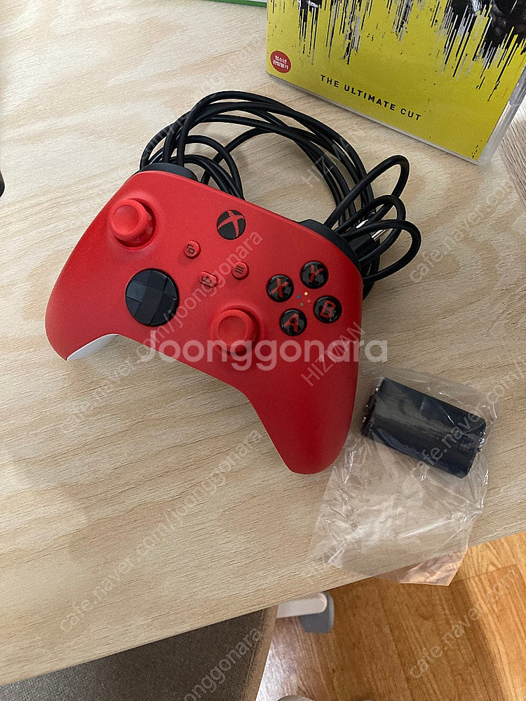 Xbox 4세대 컨트롤러 + 조이트론 배터리팩 팝니다--0