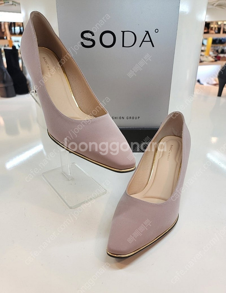 225사이즈 소다 SODA 여성 스퀘어라인 미들구두 발...--0
