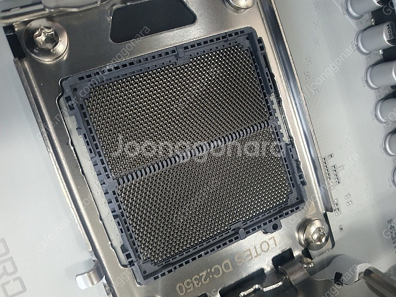 기가바이트 X670E Pro X 화이트 메인보드.직거래...--4
