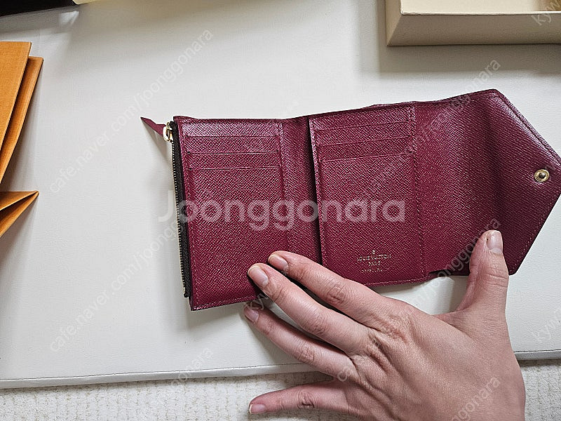 루이비통 빅토린 월릿--1