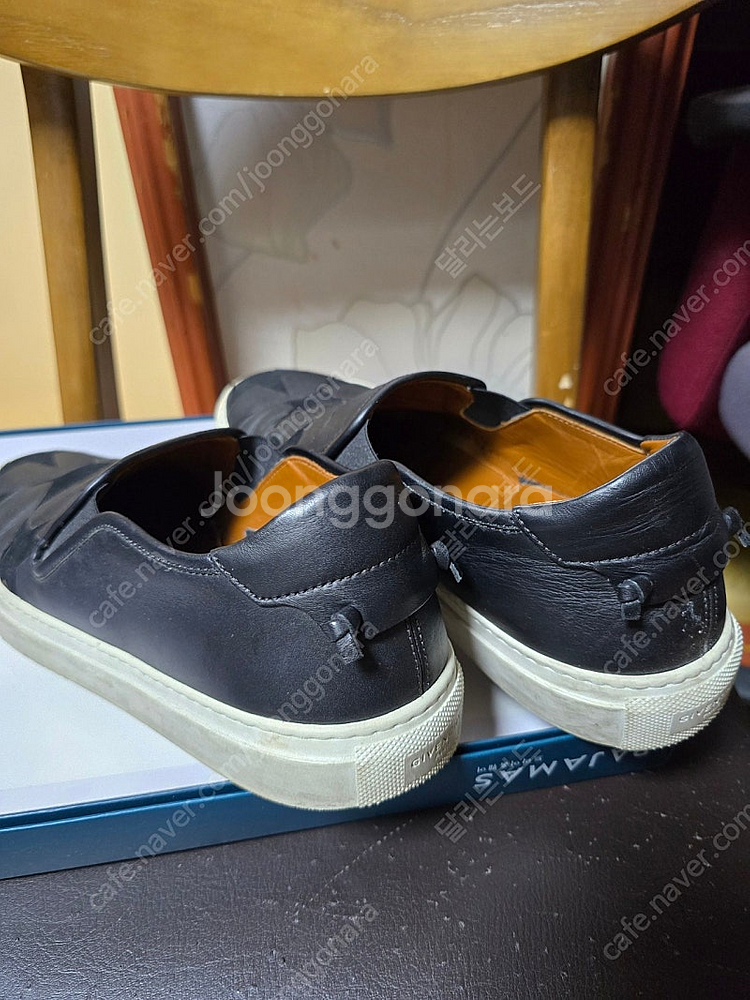 발랜티노.지방시 스니커즈--6