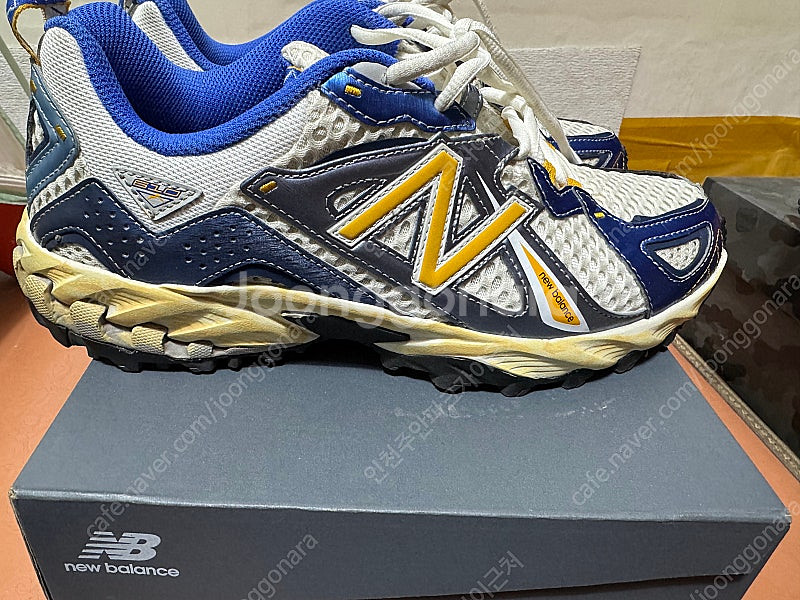 뉴발란스 ML610 예스아이씨 아틀란틱 블루 바시티 골드 265--3