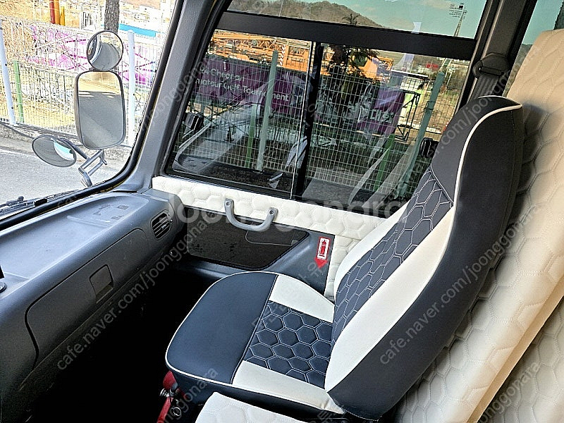 12년 카운티5인승프리미엄캠핑카(신규제작,인산철+보일러...--7