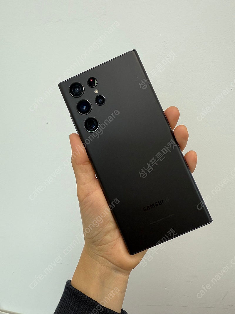 S908 갤럭시 S22울트라 블랙 256기가 31만 판매합니다.