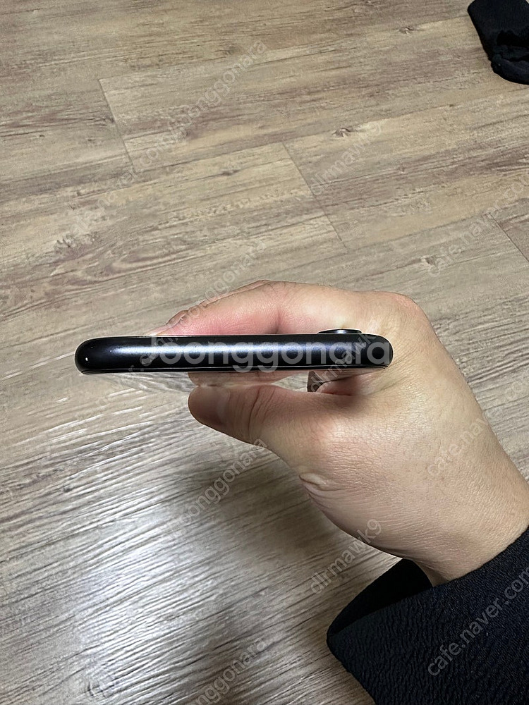 아이폰 XR 128GB 블랙 팝니다--1