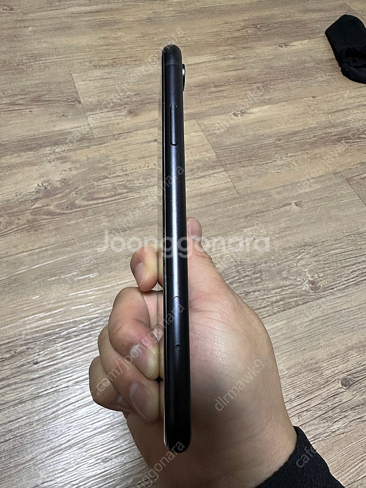 아이폰 XR 128GB 블랙 팝니다--3