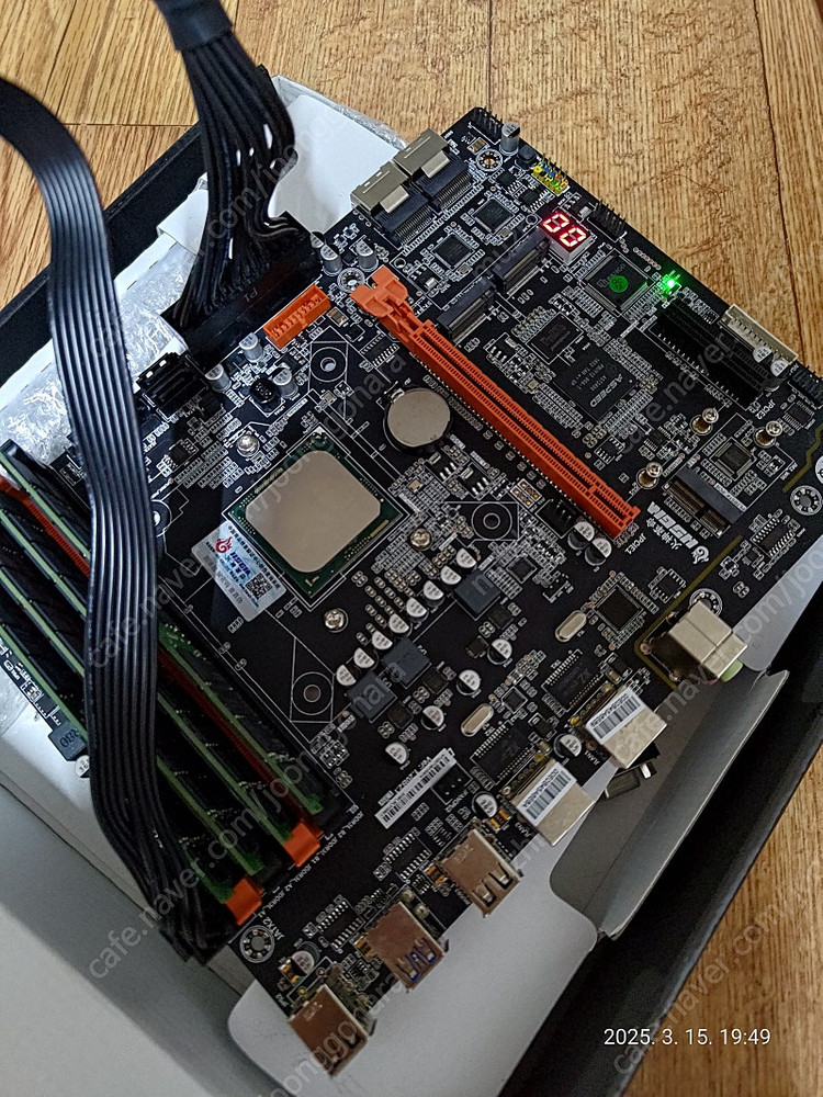 D-1581 D1581 고장 메인보드 + 16GB램 4개--4