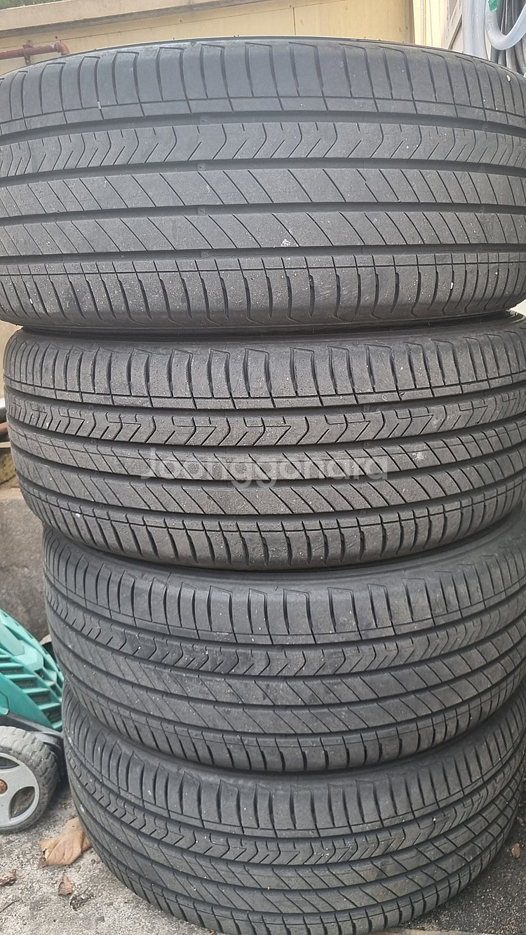 스팅어 17인치 휠 타이어 225 50 r17 판매 합니다.마제스--5