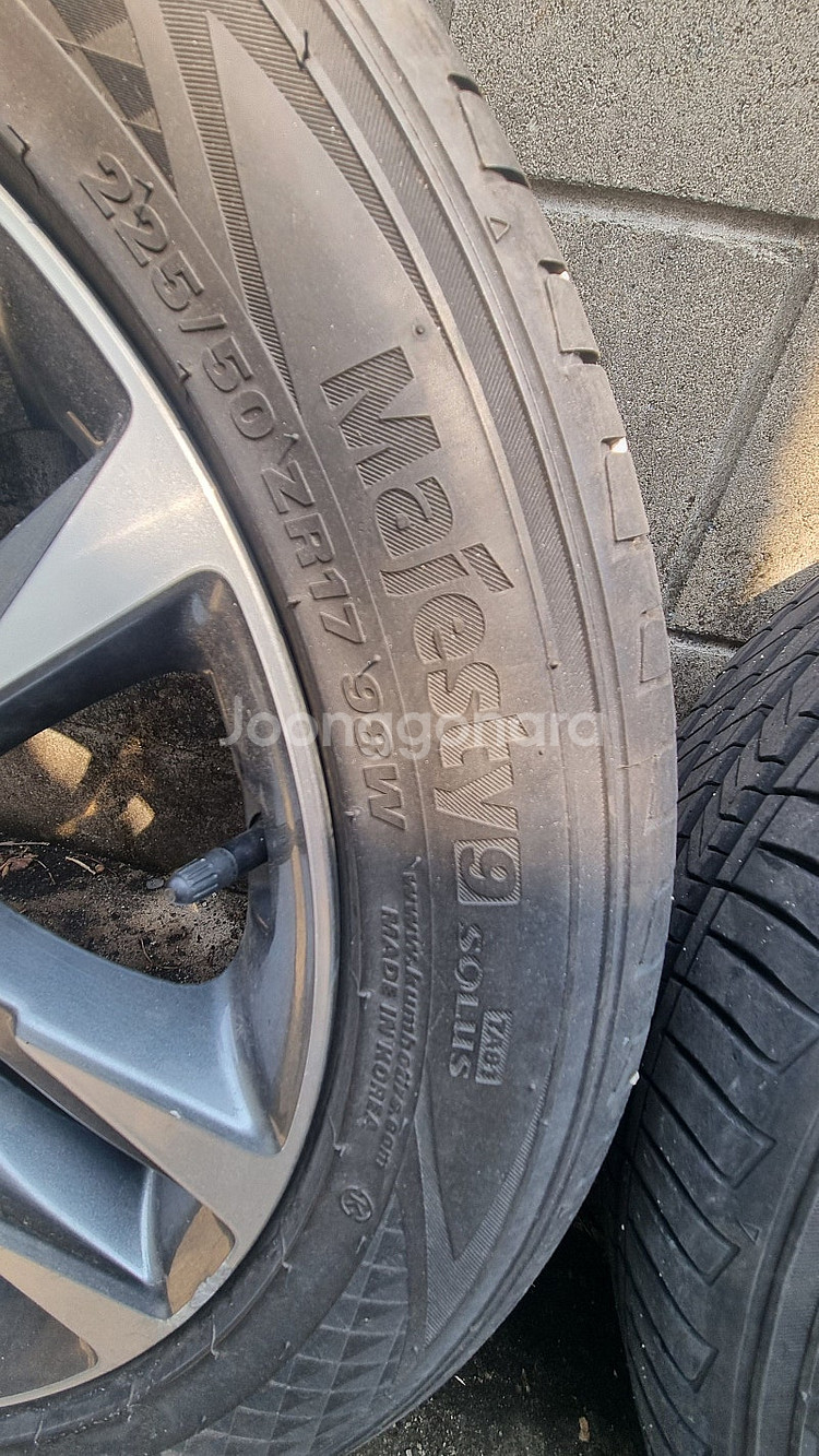 스팅어 17인치 휠 타이어 225 50 r17 판매 합니다.마제스--6