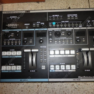 롤랜드 V-440HD 스위처와, ﻿﻿VC-200HD 컨버터 판매 합니다.