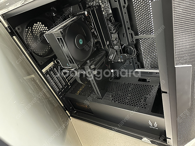 게이밍 컴퓨터 팝니다(7500F+4060TI 조합)--1
