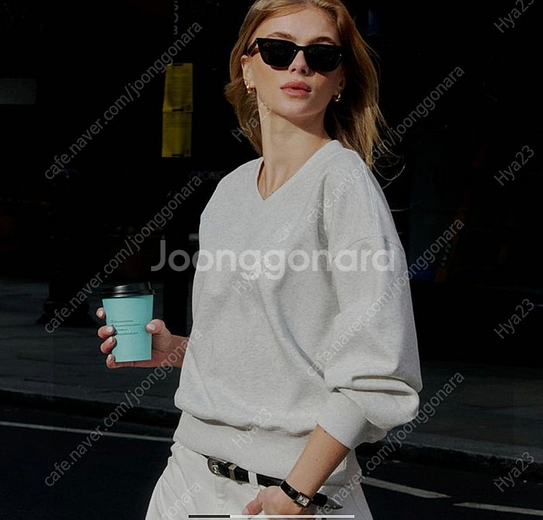 비터셀즈 Essential V-Neck Sweatshi...--0