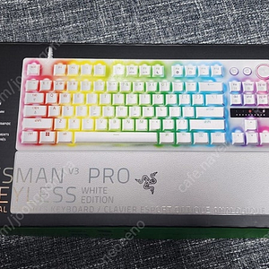 razer 헌츠맨 v3 pro tkl white 공방 풀윤활 팝니다.