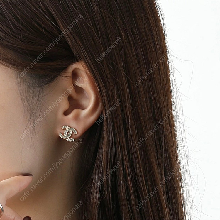 샤넬 기본CC로고 귀걸이 ABE100 골드 새상품--4