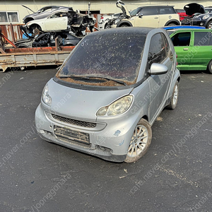 스마트 포투 451 부품차 각개합니다 본네트,범퍼,문짝,도어,라디에이터,콘덴서,그릴,레일,오디오,도어트림,내장재,헤드라이트,후미등,엔진,순정휠타이어,운전석,조수석 휀다,트렁크,시트