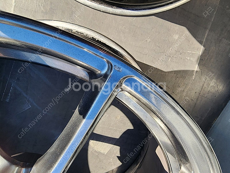 웨즈스포츠 SA25R 8.5J 50 18인치 한대분 팔...--0