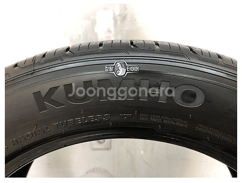 중고타이어 금호타이어 크루젠 HP71 215/55R18...--1