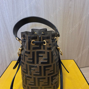 펜디 몬트레조 버킷백