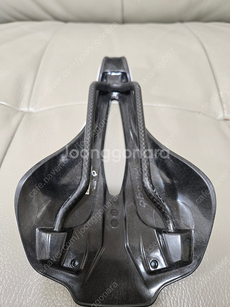 프롤로고 스크래치 m5 안장140mm 카본 화이트--4