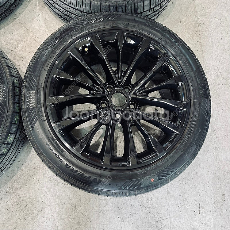 [ 정품 ] BMW 520I 럭셔리 18인치 휠 타이어...--2