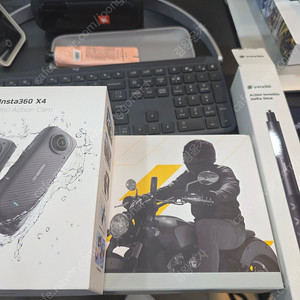 인스타360x4 모터사이클킷 팝니다