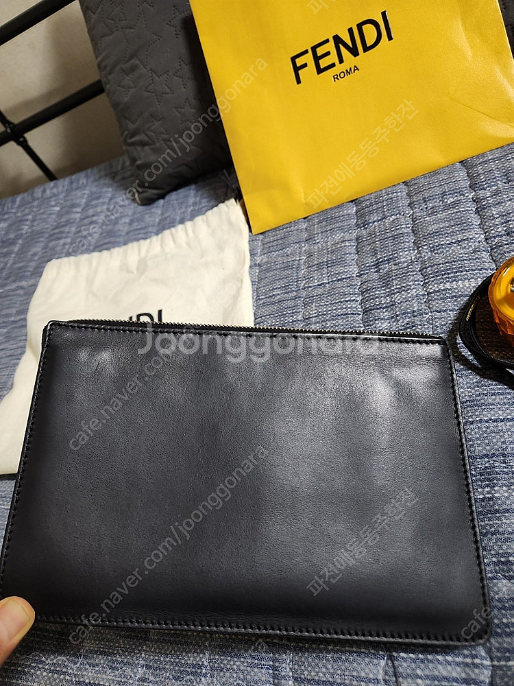 펜디 스몰클러치 (남녀공용)--1