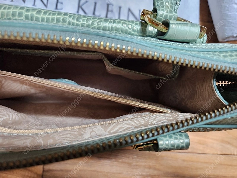 앤클라인 뉴욕 Anne Klein new york 민트그린 가죽 백 가방 이미지