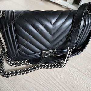 보이샤넬 램스킨 쉐브론 빈티지 은장 미듐