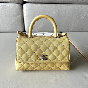 샤넬 코코핸들 미디움(구 스몰) 버터옐로우 색상 새제품