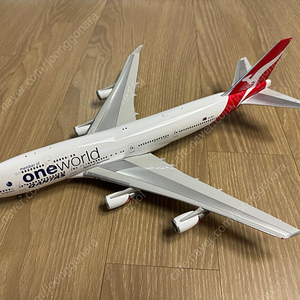 1/200 콴타스747,하와이안330