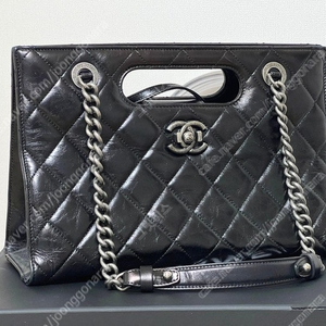 샤넬 A93057 블랙 (토트백 + 체인스트랩)