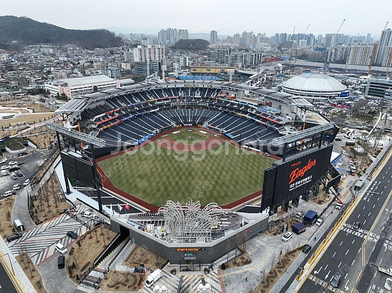 [반값 양도] 4/2(수) 한화 VS 롯데 중앙 탁자석...--0