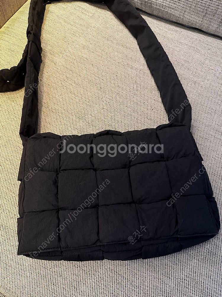 보테가베네타 패디드 카세트백 맥시--0