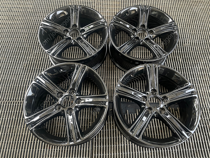 (판매)BMW F30 3시리즈 17인치 유광블랙 분체도...--0