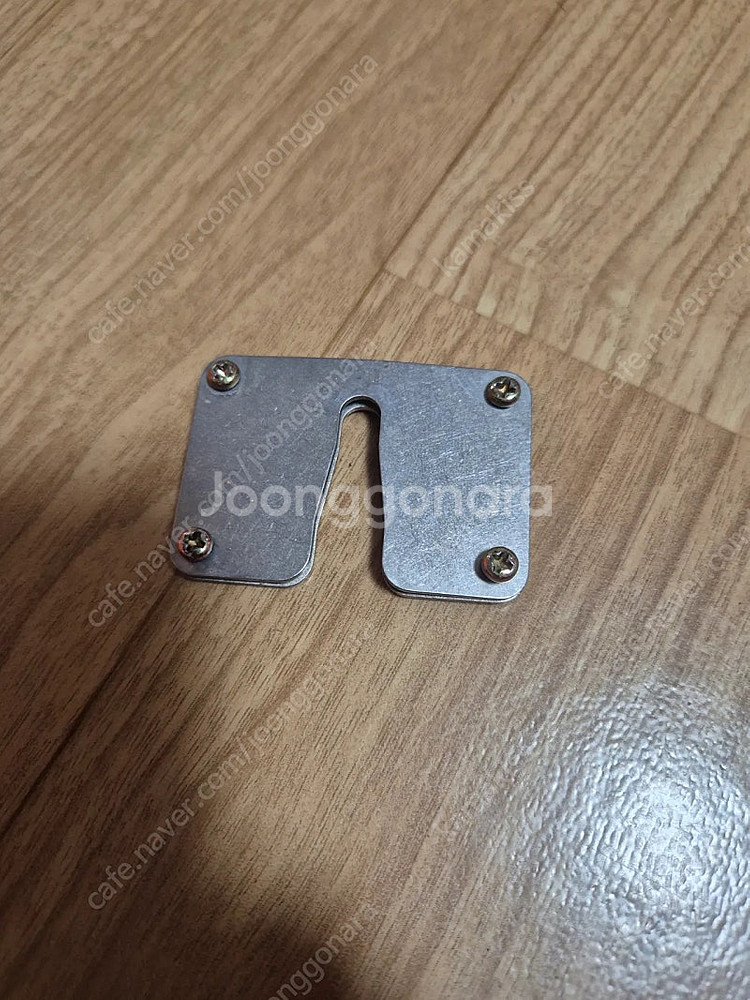 앵무새 횃대, 목욕통 먹이통 등 팝니다--1