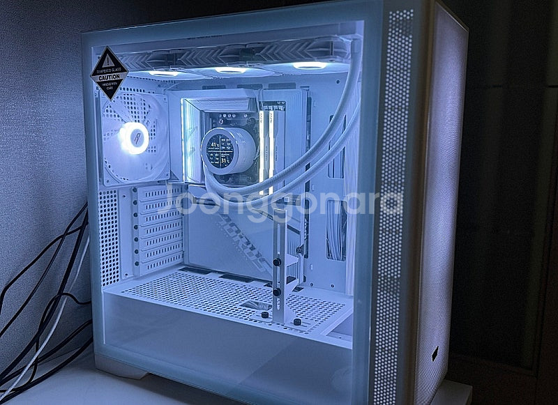 3/20일에 조립한 7800x3d 화이트 반본체 판매합...--0