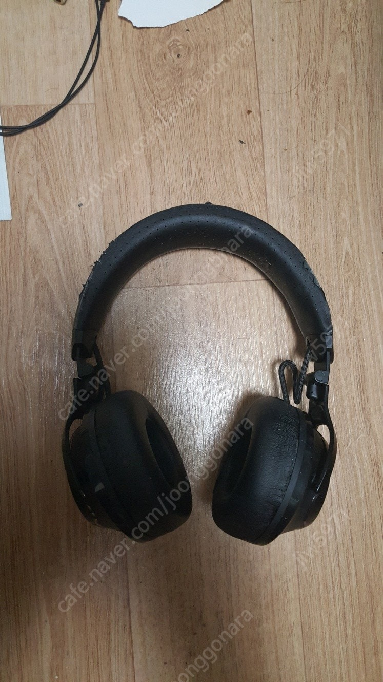 JBL CLUB 700BT 헤드셋 팝니다--4