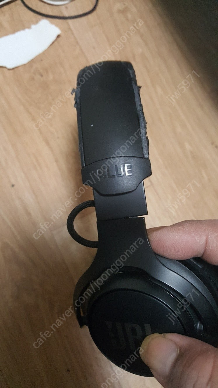 JBL CLUB 700BT 헤드셋 팝니다--5