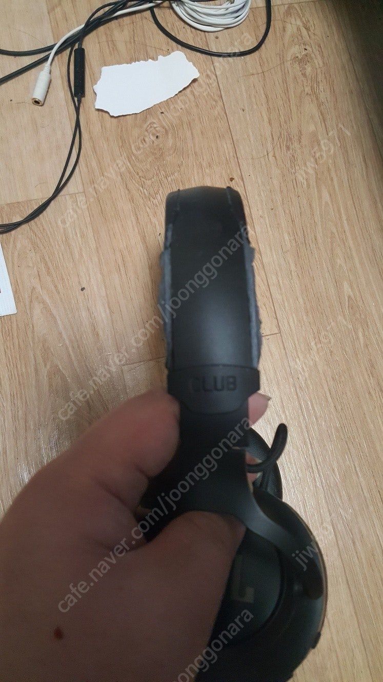 JBL CLUB 700BT 헤드셋 팝니다--6