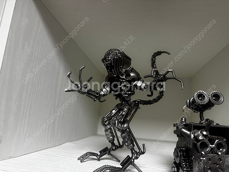 철로제작해서 만든 피규어(에일리언,월E)--2
