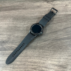 갤럭시 워치4클래식 42MM 블랙 S급 매우깨끗! 케이블 포함 4만5천원 판매합니다!