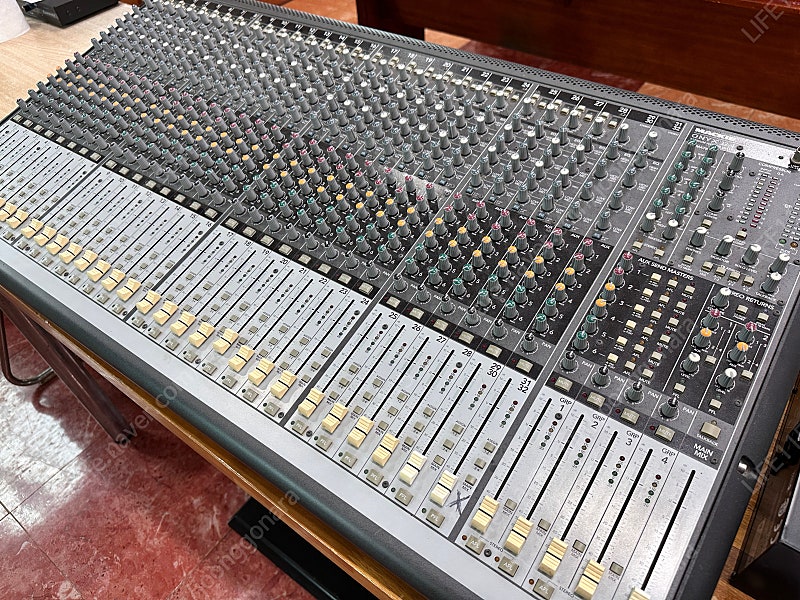 mackie onyx 32-4, 베링거 ultra-graph pro. 팝니다.