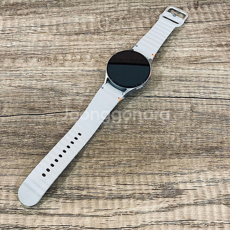 갤럭시 워치7 44MM 실버 완전깨끗한 S급 충전케이블...--1