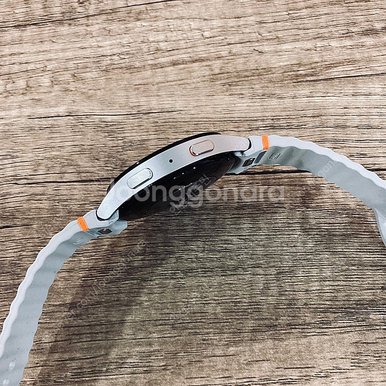 갤럭시 워치7 44MM 실버 완전깨끗한 S급 충전케이블...--2