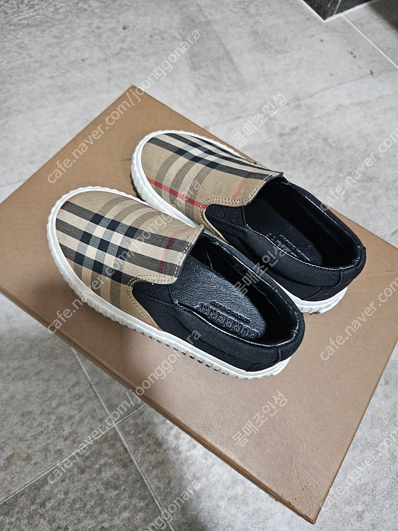 버버리 키즈 슬립온 27