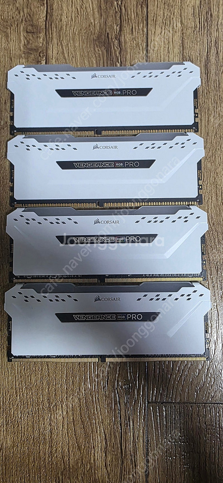 커세어 벤전스 RGB PRO 화이트 DDR4 3200 ...--0