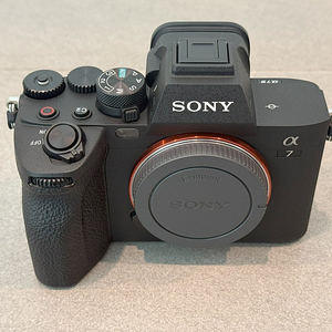 소니 a7m4 풀프레임 미러리스 카메라 판매합니다.