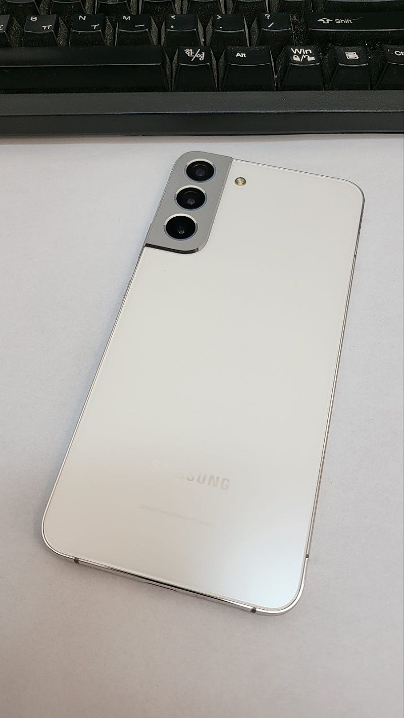 갤럭시S22플러스 화이트 256GB 무잔상 상태좋은 중...--0